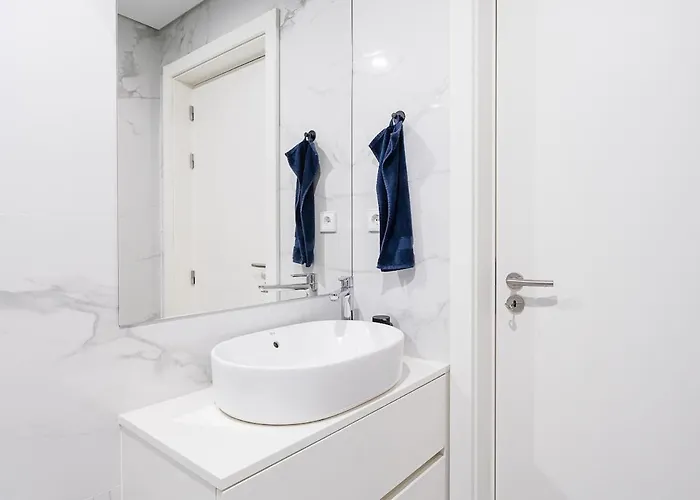 Lejlighed Sunny & Stylish 2Br Flat - Brand New In Porto Porto