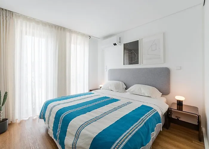 Sunny & Stylish 2Br Flat - Brand New In Porto Apartman *