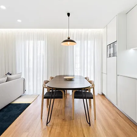 Sunny & Stylish 2br Flat - Brand New In Apartmán Porto