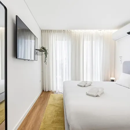 Sunny & Stylish 2br Flat - Brand New In Apartmán Porto