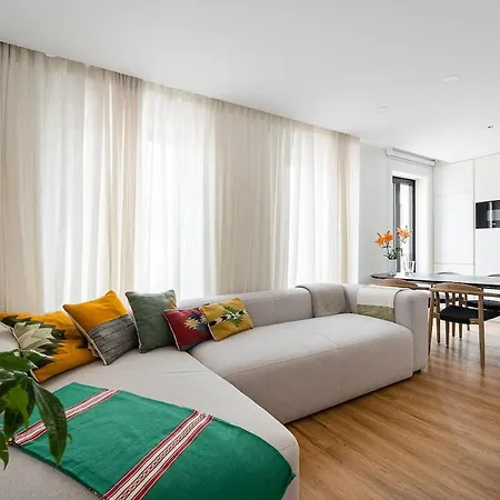 Sunny & Stylish 2Br Flat - Brand New In Porto Порту